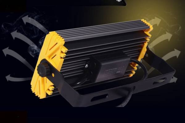 lamp body of low volt flood light