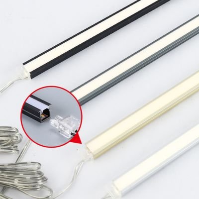 Pluggable weld-free wardrobe light strip