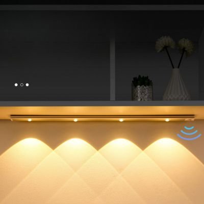 surface mount linear spotlight for cabinet