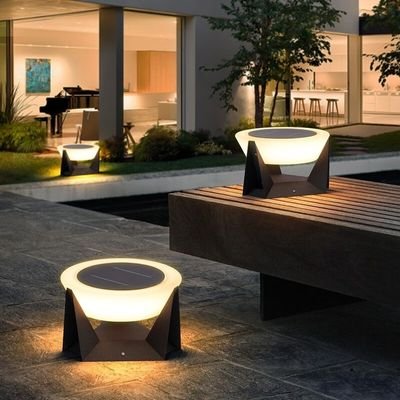 Drag shape solar deck light