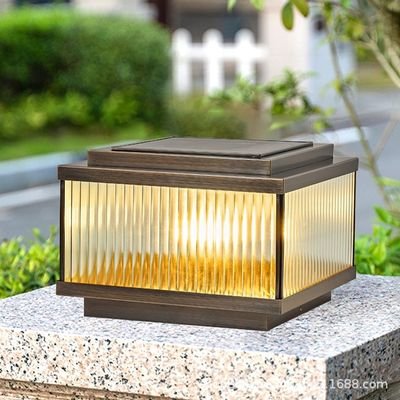 Vertical pattern glass solar post light